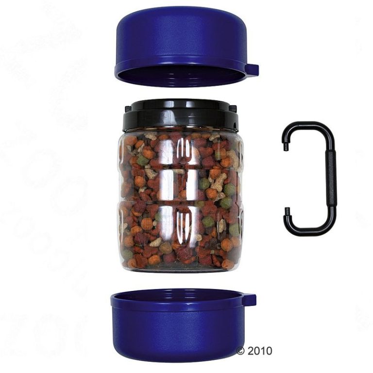 Dog travel feeding set available from Zoohit
