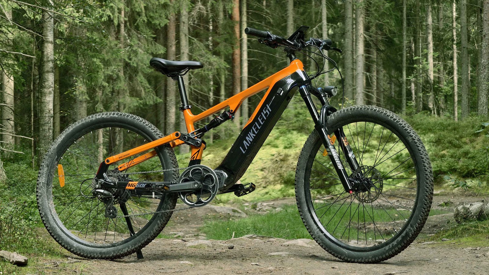 Lankeleisi MG600 Pro electric mountain bike on outdoor terrain